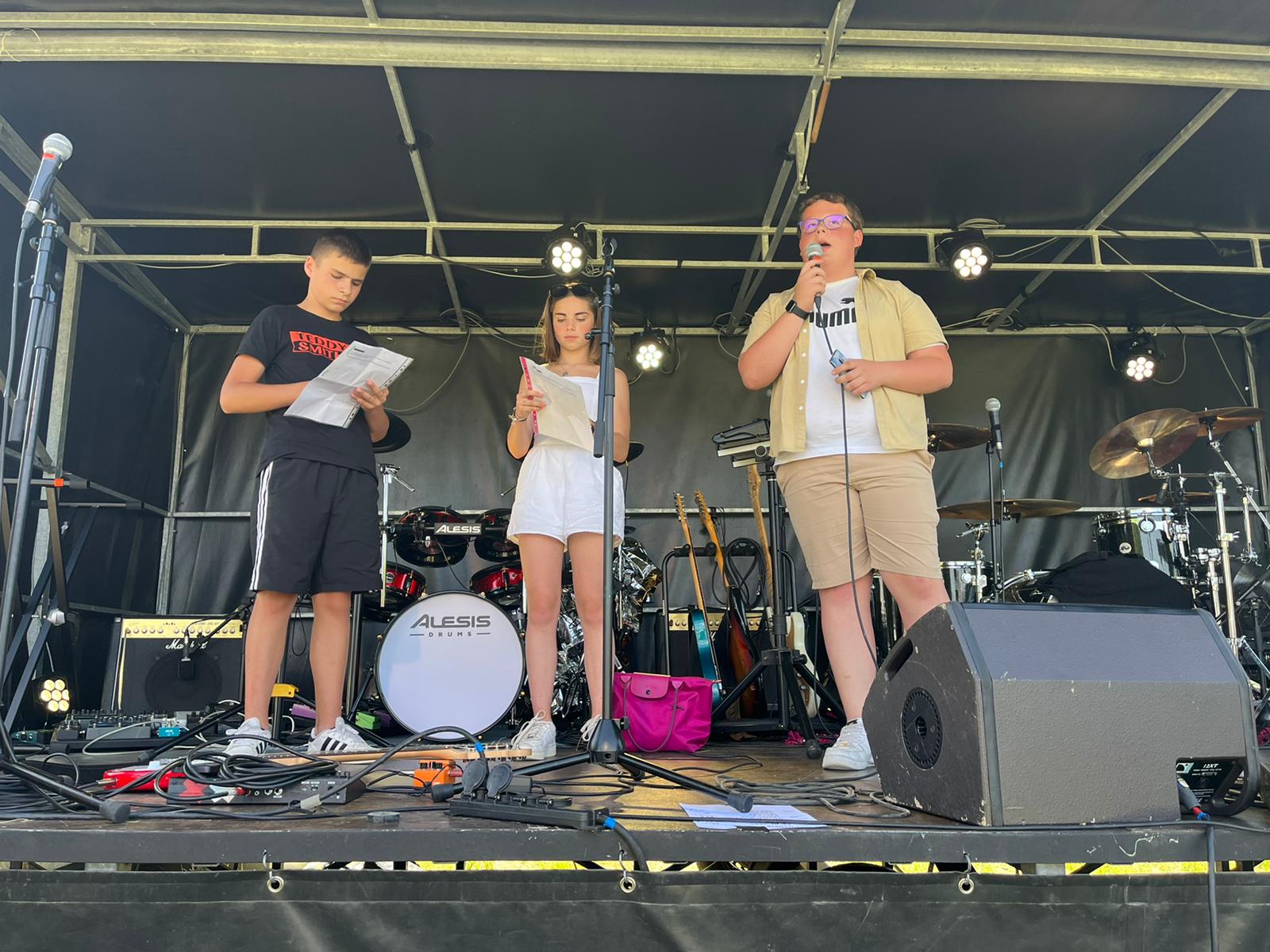 18/06/2022 : Les jeunes exposent sur les nuisances sonores